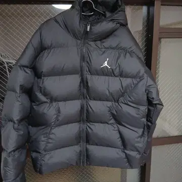조던 블랙 다운 자켓 후드 부착