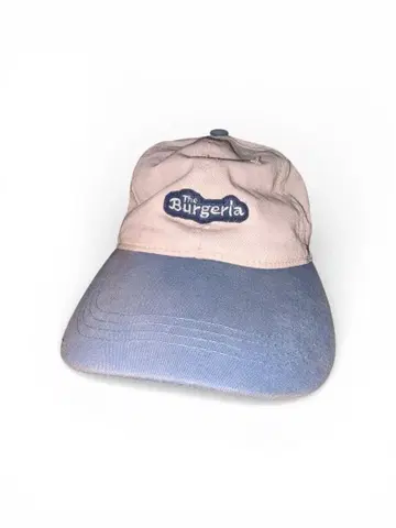 더 버거리아 캡 베이지와 파랑의 그라데이션 기업계