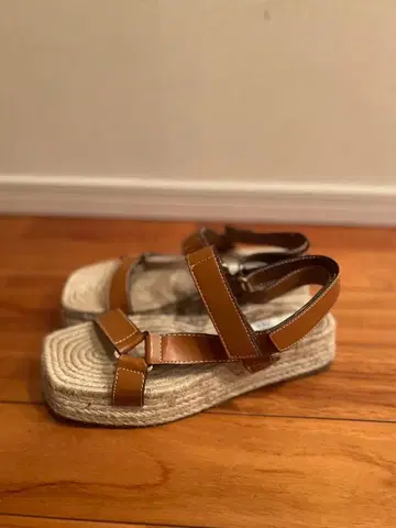 ZARA 브라운 스트랩 샌들 39