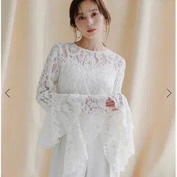 아뉴앙스 벨로아 레이스 볼륨 슬리브 블라우스 WHITE