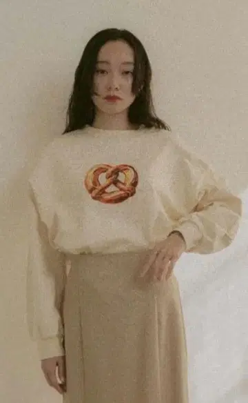 moitytto 볼륨 슬리브 프린트 맨투맨