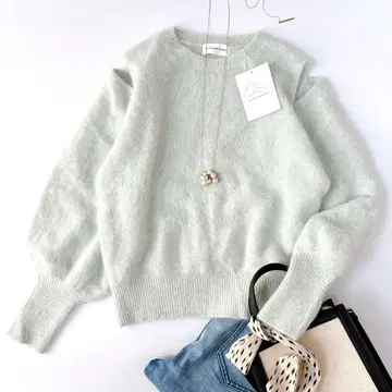 새상품 라 부티크 봉봉 울 캐시미어 혼방 슬릿 숄더 니트 민트