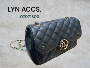 LYN ACCS. 퀼팅 백 체인 블랙