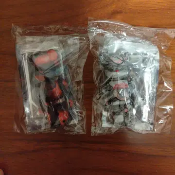 베어브릭 44 기묘한 이야기 앞뒤 2체 세트