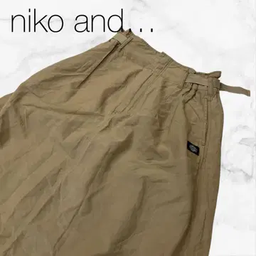 [니코앤드] 하의 스커트 베이지 롱 기장 플레어 스커트 콜라보