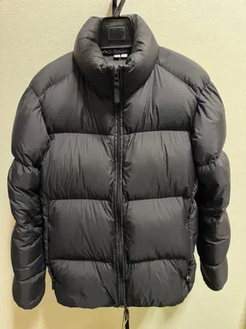 유니클로 U 라이트웨이트 다운 볼륨 자켓 M 블랙