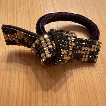 리본형 머리끈 블랙과 금 스톤 장식