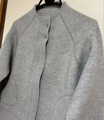 앙코키뉴 원포인트 자수 보틀넥 자켓 블루종