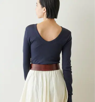 스테디셀러 상품 윔 가젯 V 백산 티셔츠 네이비 슬림 골지