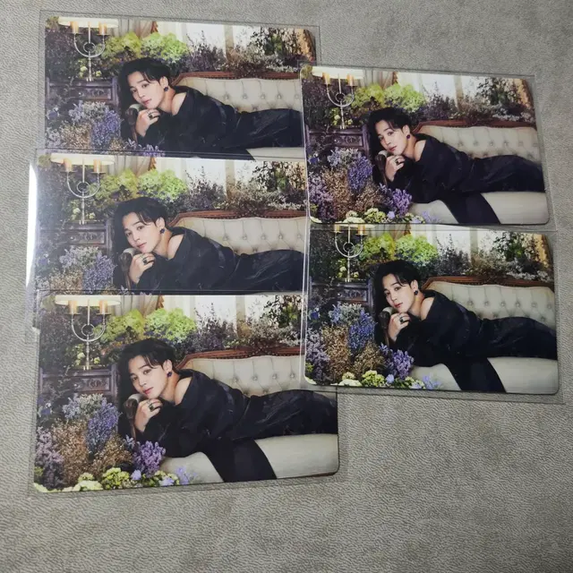 be essential 에센셜 기본포카 bts 방탄 지민