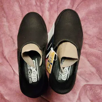 [ 새상품 미사용 택 포함 ] SKECHERS Slip-ons 블랙