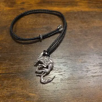 실버 드래곤 목걸이