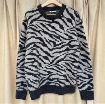 ZARA 제브라 패턴 니트 스웨터 L 사이즈