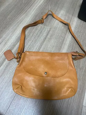 가죽 숄더백 카멜