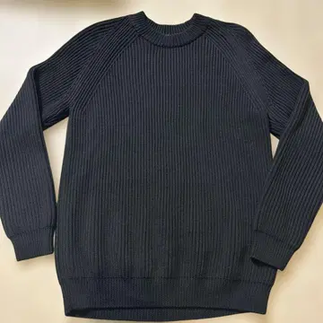 H beauty&youth 블랙 리브 니트 스웨터