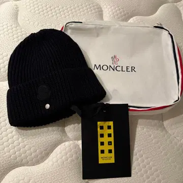 [ 원가 55000엔 ] MONCLER 니트 모자