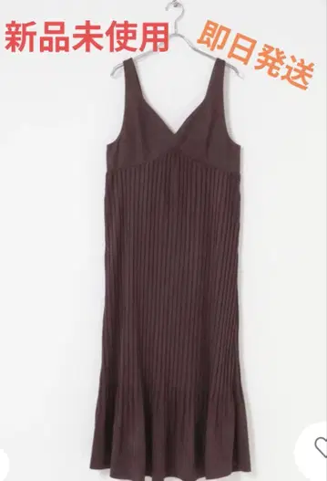 미사용 새상품 KBF 피치 스킨 플리츠 원피스