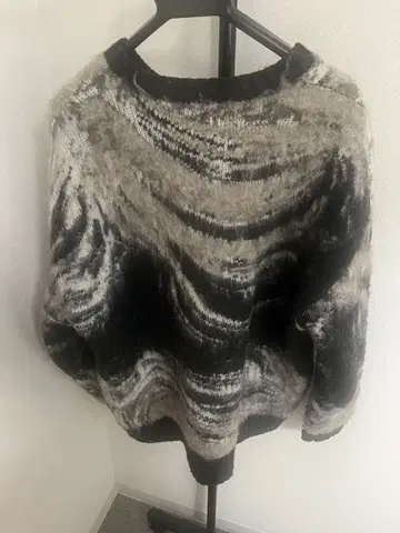 ZARA 마블 무늬 크루넥 니트