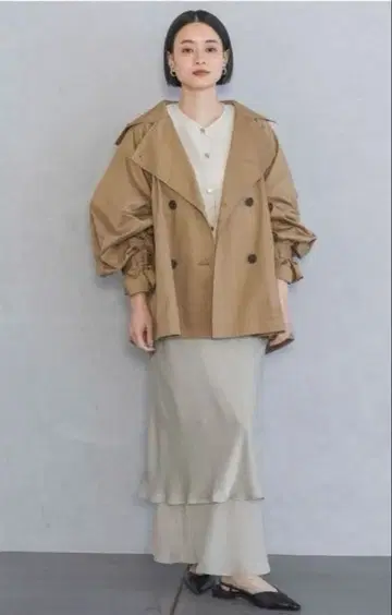 아파트 바이 로리즈 캔디 슬리브 숏 트렌치코트