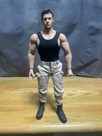 1/6 크리스 레드필드 닮은 피규어