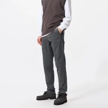[새상품] 유니클로 슬림핏 치노 W91 다크 그레이 스트레치