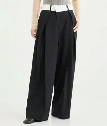 [ 택 포함 ] studious 턱 드 트라우저 블랙