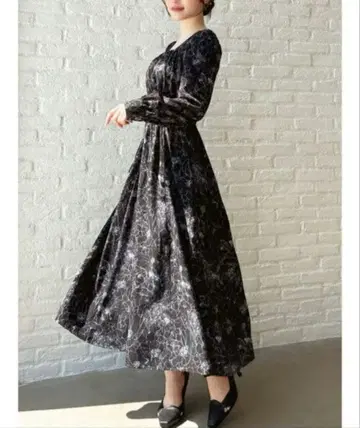 RESEXXY 프론트 개더 플레어 롱 원피스