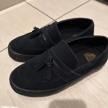 블랙 스웨이드 태슬 스니커즈