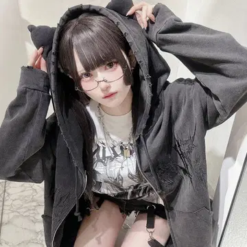 VOLCAN&APHRODITE 고양이 귀 피그먼트 ZIP 후드티 블랙