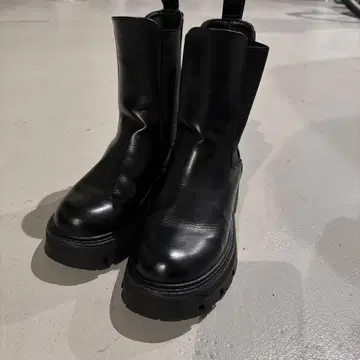 블랙 가죽 사이드 고어 부츠