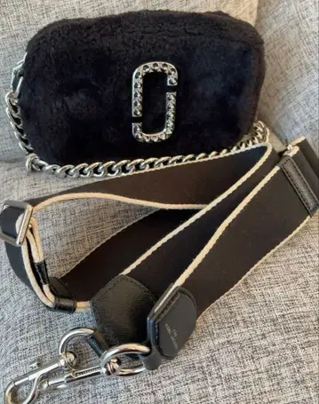 MARC JACOBS 플러시 스냅샷 블랙