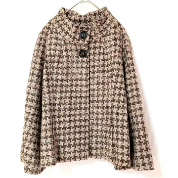 INED 베이지 계열 스탠드 카라 코트 격자 무늬 트위드 숏 기장