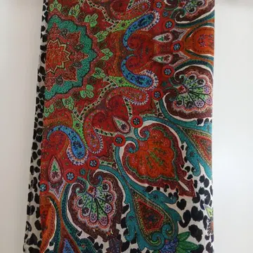 Leilian 레리안 페이즐리 레오파드 무늬 스톨 96x96