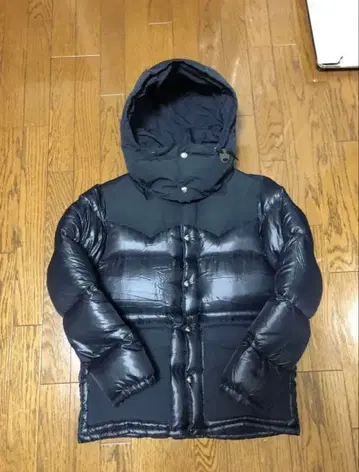 유니폼 익스페리먼트 소프 다운 자켓 사이즈 2 블랙