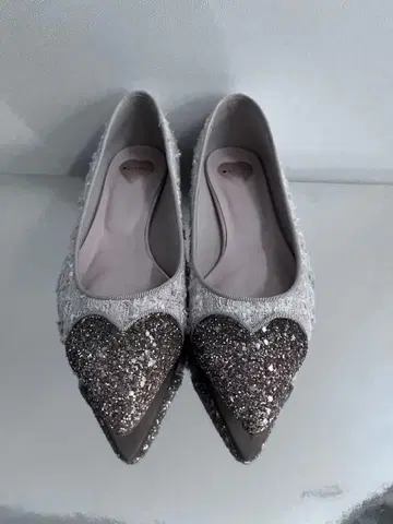 Diana 하트형 글리터 펌프스