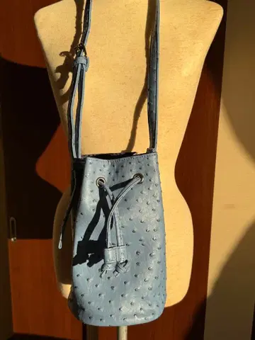 스카이블루 가죽 복조리형 숄더백