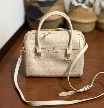 사만다 타바사 엠보싱 가공 아이보리 2way 핸드백