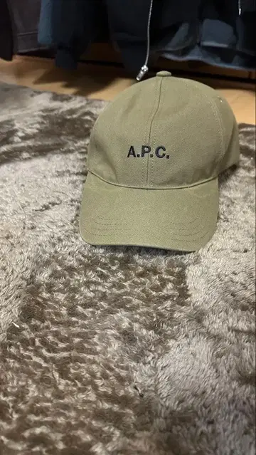A.P.C 캡