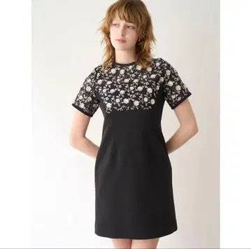 [택 포함 미사용 새상품] LILY BROWN 비쥬 미니 드레스 블랙