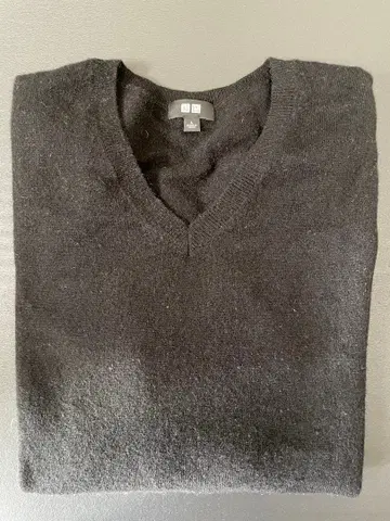 유니클로 캐시미어 스웨터 사이즈 L