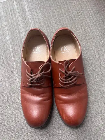 브라운 가죽 드레스 신발