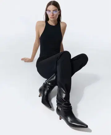 Karter 카터 스틸레토 뮬 버클 키튼힐 부츠