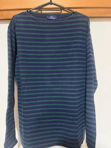 SAINT JAMES 네이비와 그린 스트라이프 긴팔 티셔츠