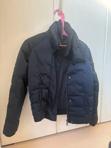 ARMANI EXCH ANGE 네이비 다운 자켓