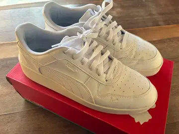 PUMA 화이트 스니커즈