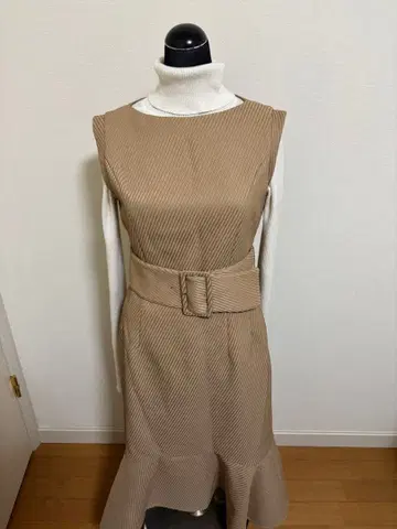 CELFORD 베이지 플레어 원피스 36