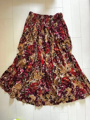 코엔지에서 구매한 vintage 꽃무늬 스커트