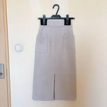 N 내추럴 뷰티 베이직 타이트 스커트 화이트 스웨이드