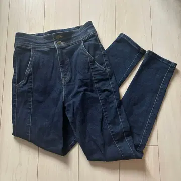 스나이델 테이퍼드 데님 팬츠