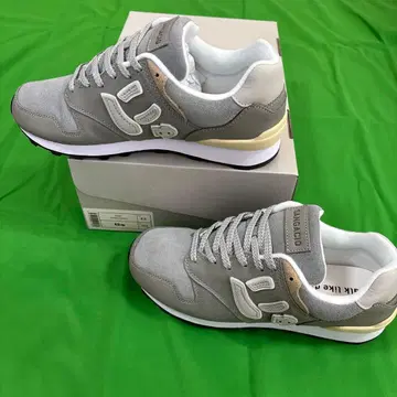 SANGACIO 그레이 스웨이드 스니커즈 뉴 새상품 24.5